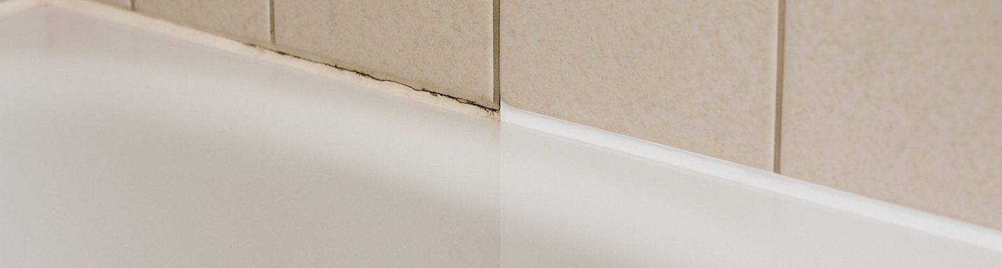 Vorher-Nachher-Bild einer klassischen Fugensanierung und Silikonfugenerneuerung im Badezimmer 