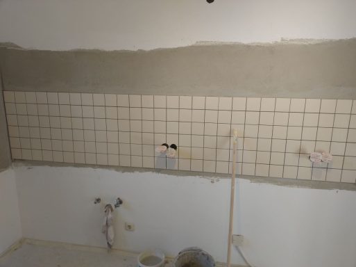 Fliesenspiegel in der Küche mit Fliesen 15×15 verlegt